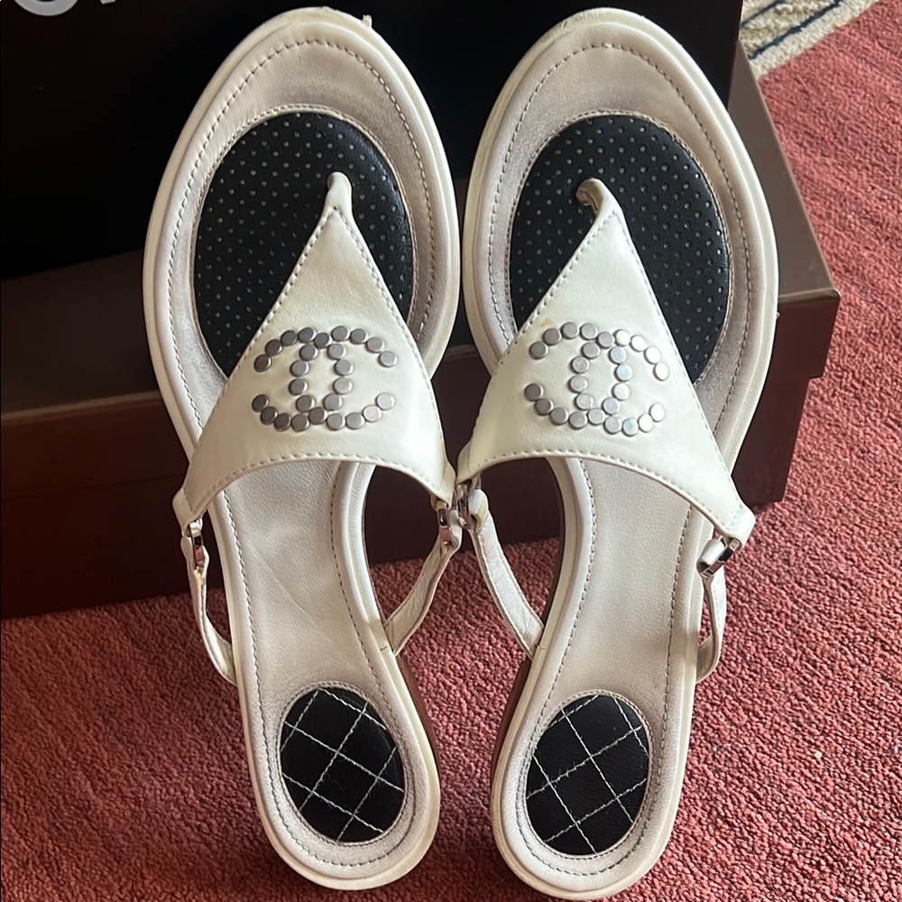 CHANEL White Sandals with Silver Details